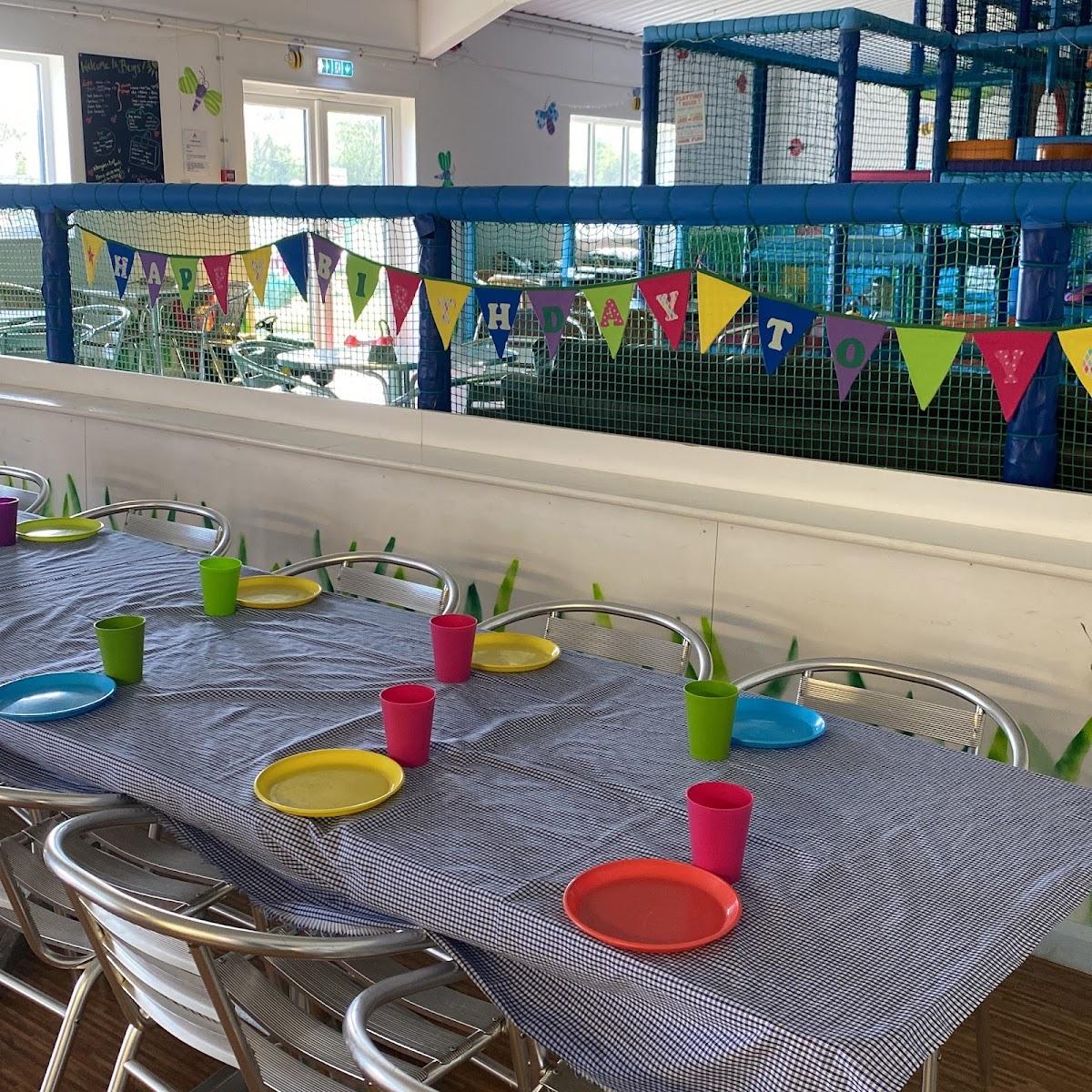 Bugs Play Cafe