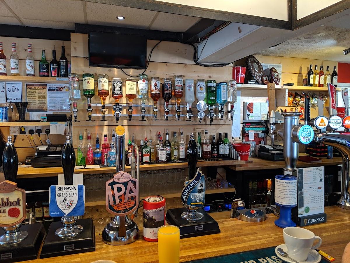 Chinny's Sports Club