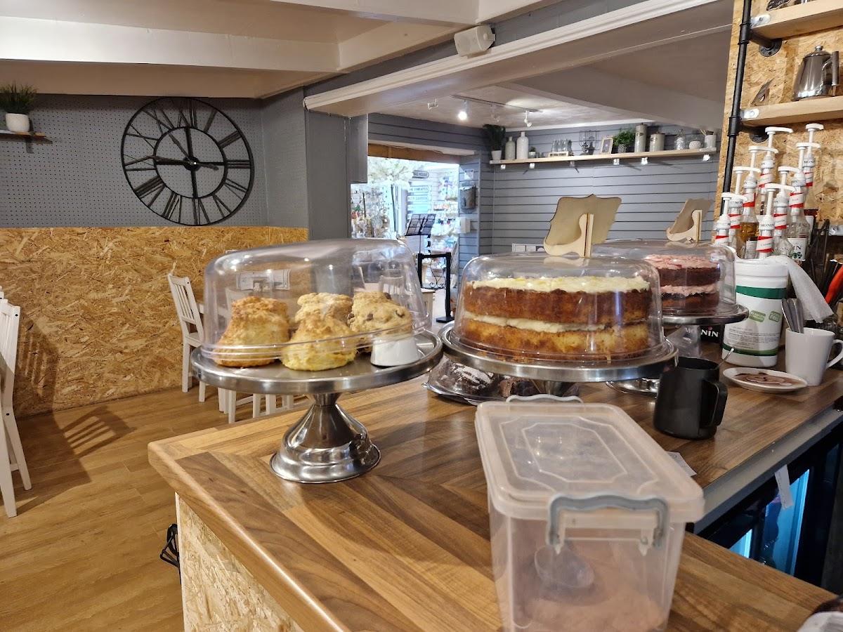 EmZo Gift, Home And Café
