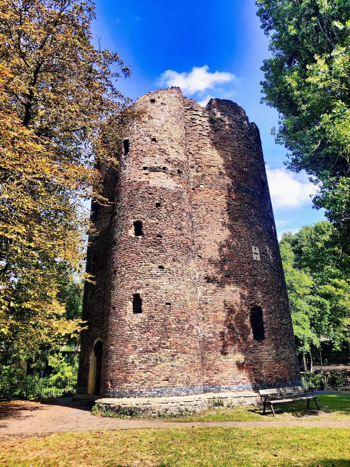 English Heritage - Cow Tower