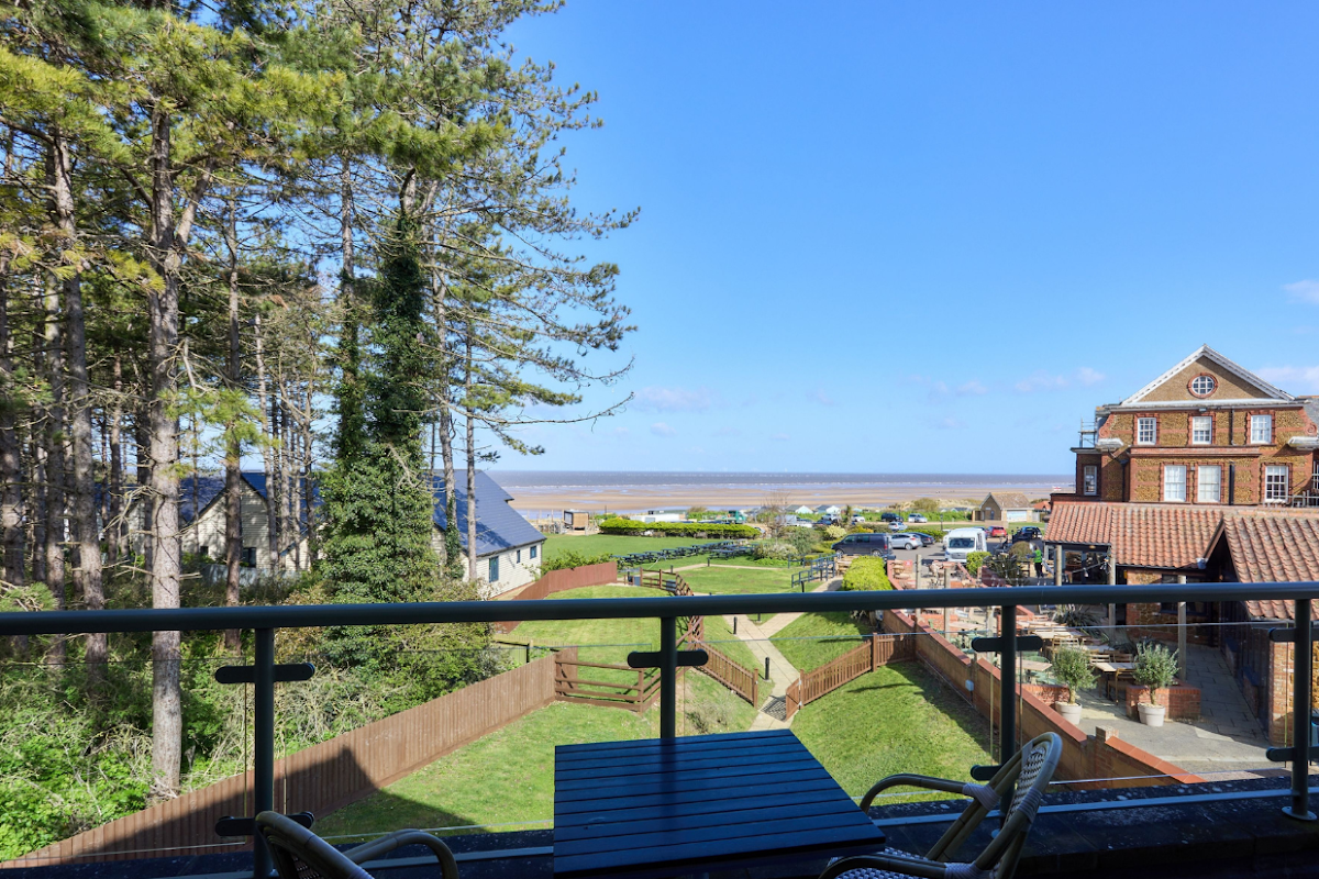 Le Strange Arms Hotel & Lodges