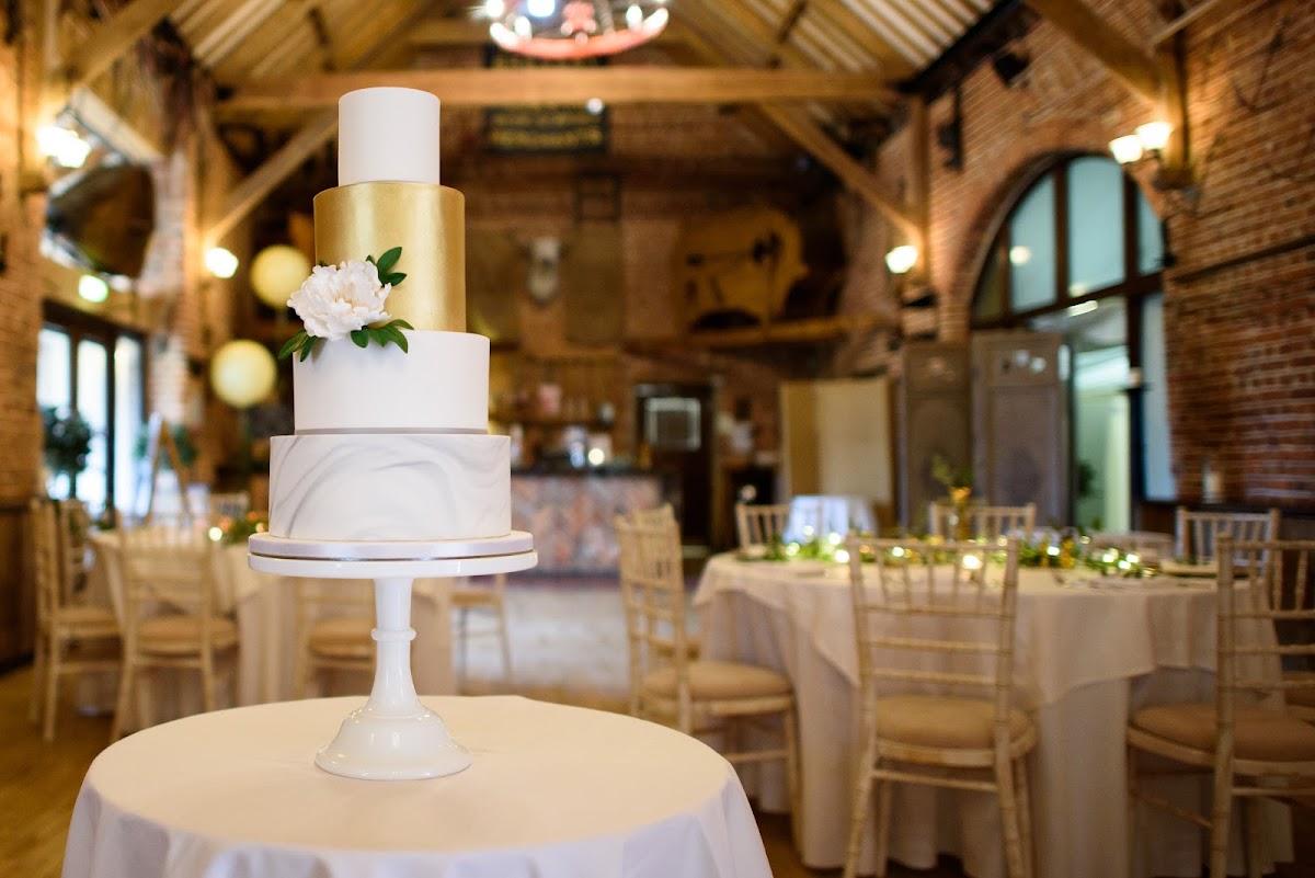 Love Wedding Cakes
