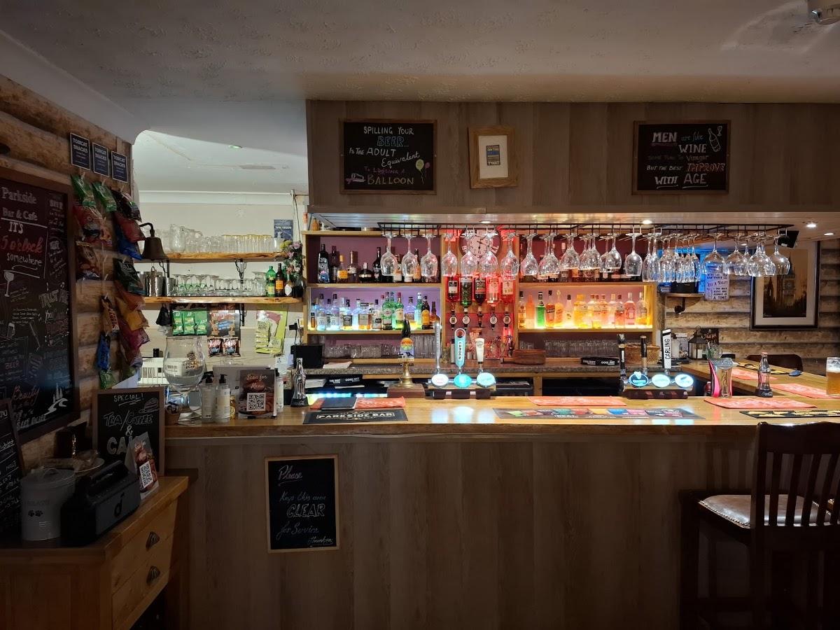Parkside Bar & Grill