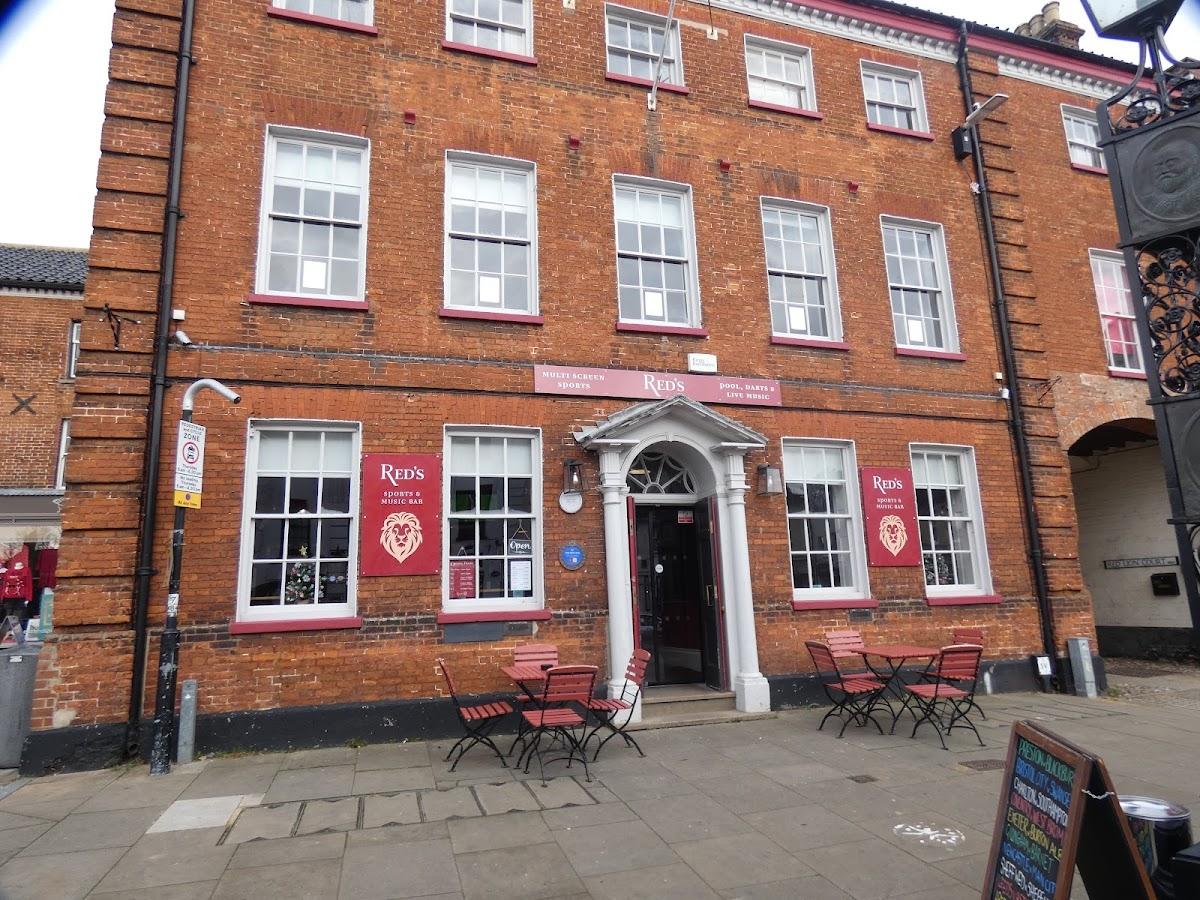 Reds Sports and Music Bar