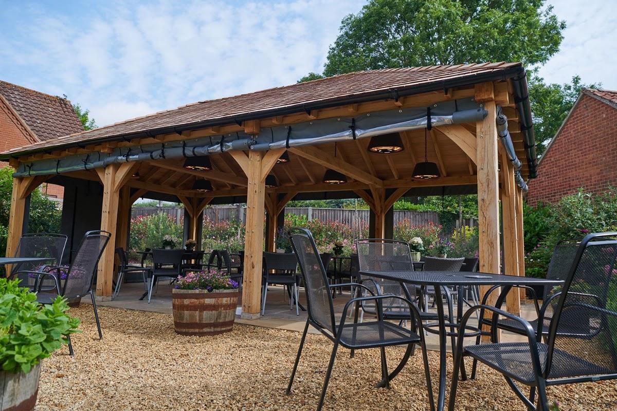 The Three Horseshoes