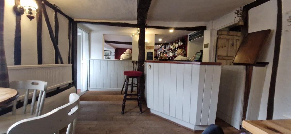 Three Horseshoes