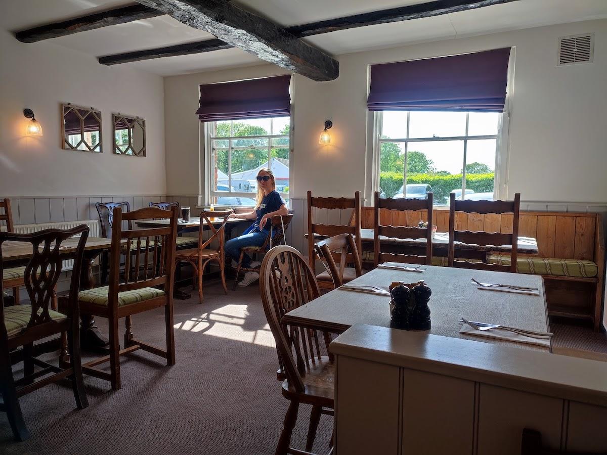 Three Horseshoes Pub Roydon