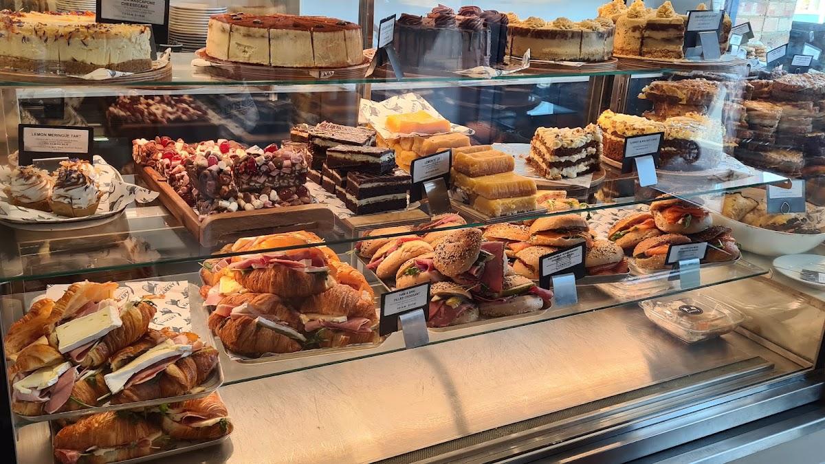 Two Magpies Bakery Wells