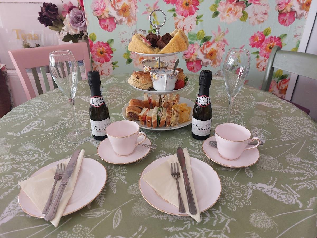 Vera Gs Cakes & Teas