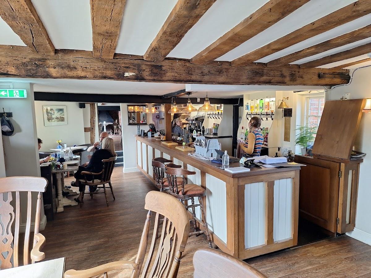 The Walnut Tree, Thwaite